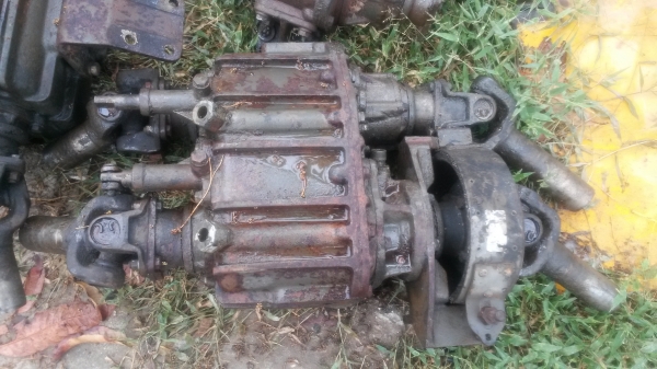 ขายเกียร์สโลรถสิบล้อทหาร4ทิศ3เพลา ลูกล่ะ 35000 บาท สภาพสวยครับตัดมาสดๆ