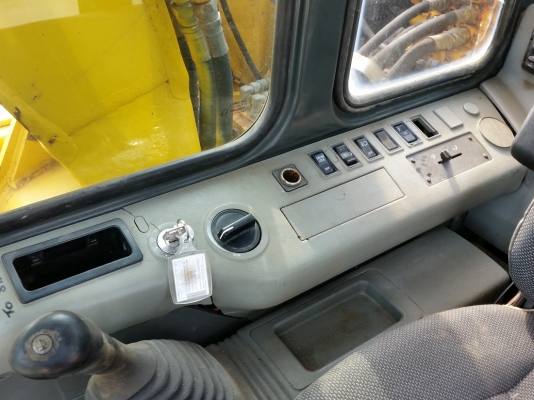 ขาย รถแบคโฮ ยีห้อ KOMASU PC130-6K รถเก่านอกแท้ ไม่เคยผ่านการใช้งานในไทยมาก่อน