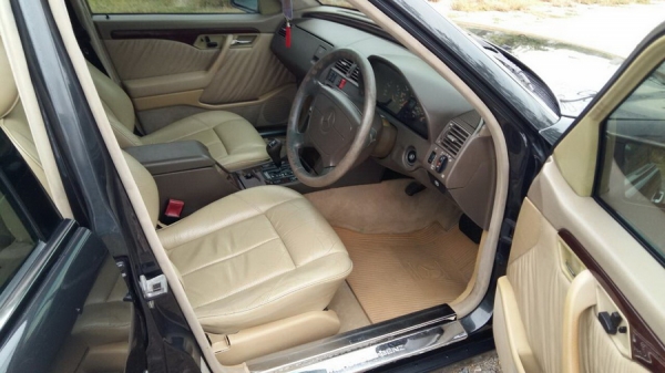 ขายถูกครับ BENZ C220 ELEGANCE