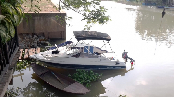 ขาย bayliner 20.5 ฟุต mercruiser V8 5.0L 220hp มีเคบิ้น