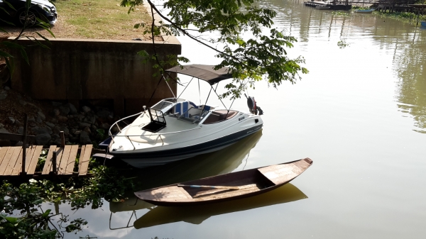 ขาย bayliner 20.5 ฟุต mercruiser V8 5.0L 220hp มีเคบิ้น