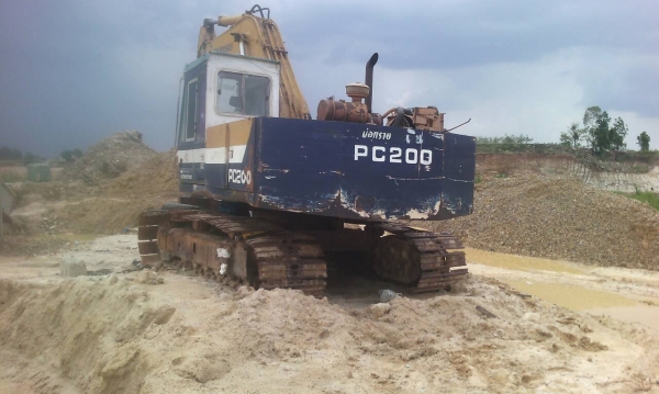 ขาย Komatsu pc200-2