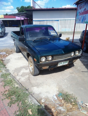 ขายรถกระบะดัสสันช้างเหยียบ