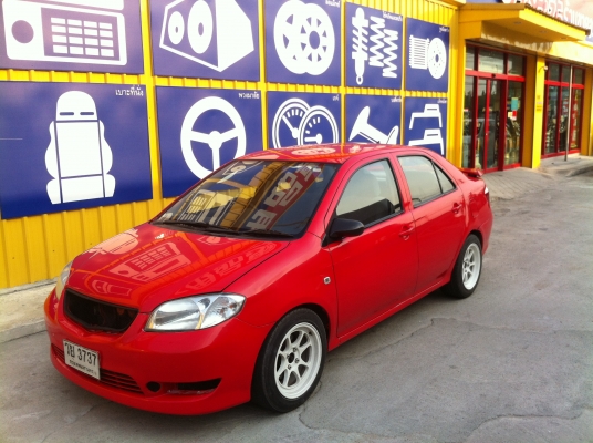 ขายTOYOTA VIOS(จัดใด้เกือบเต็ม) เกียร์ธรรมดาเเท้สีเเดงจากโรงงาน