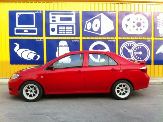 ขายTOYOTA VIOS(จัดใด้เกือบเต็ม) เกียร์ธรรมดาเเท้สีเเดงจากโรงงาน ขายTOYOTA VIOS(จัดใด้เกือบเต็ม) เกียร์ธรรมดาเเท้สีเเดงจากโรงงาน