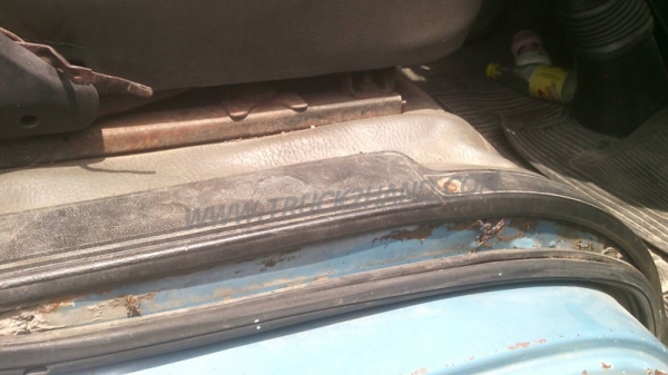 ISUZU Npr กระบะคาร์โก้ ยางเรเดียนใหม่6เส้น พรัอมโครงหลังคา คัชซีสวยตลอดเส้น ล้อ5น้อต แอร์ พวงมาลัยพาวเวอร์ หัวเก่งมีผุนิดหน่อย ภาษีไม่ขาด