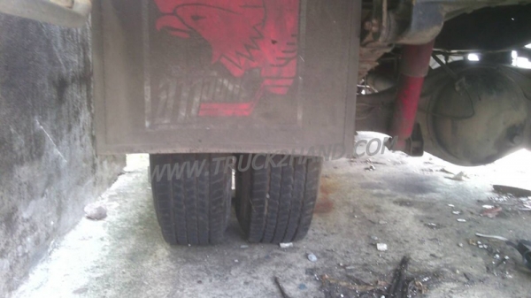 ISUZU Npr กระบะคาร์โก้ ยางเรเดียนใหม่6เส้น พรัอมโครงหลังคา คัชซีสวยตลอดเส้น ล้อ5น้อต แอร์ พวงมาลัยพาวเวอร์ หัวเก่งมีผุนิดหน่อย ภาษีไม่ขาด