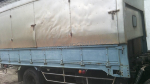 ISUZU Npr กระบะคาร์โก้ ยางเรเดียนใหม่6เส้น พรัอมโครงหลังคา คัชซีสวยตลอดเส้น ล้อ5น้อต แอร์ พวงมาลัยพาวเวอร์ หัวเก่งมีผุนิดหน่อย ภาษีไม่ขาด