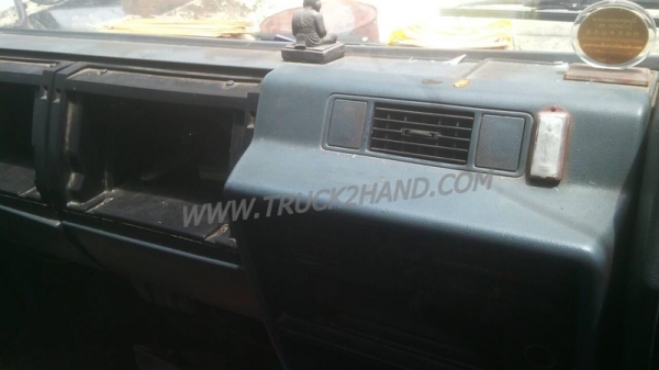 ISUZU Npr กระบะคาร์โก้ ยางเรเดียนใหม่6เส้น พรัอมโครงหลังคา คัชซีสวยตลอดเส้น ล้อ5น้อต แอร์ พวงมาลัยพาวเวอร์ หัวเก่งมีผุนิดหน่อย ภาษีไม่ขาด