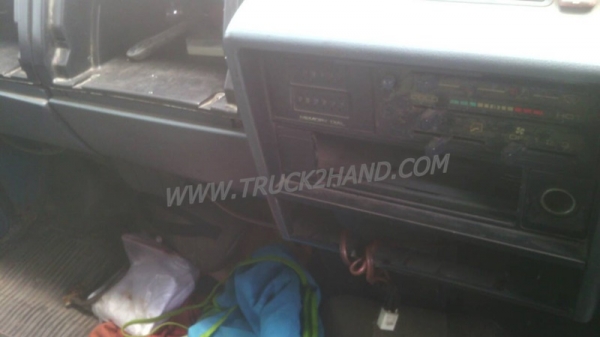 ISUZU Npr กระบะคาร์โก้ ยางเรเดียนใหม่6เส้น พรัอมโครงหลังคา คัชซีสวยตลอดเส้น ล้อ5น้อต แอร์ พวงมาลัยพาวเวอร์ หัวเก่งมีผุนิดหน่อย ภาษีไม่ขาด