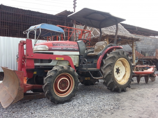 ยันร์ม่า EF352T EX   4 WD 2 เพลา ใบมีด ผาน 5 รถไร่เดิมๆแน่นๆ