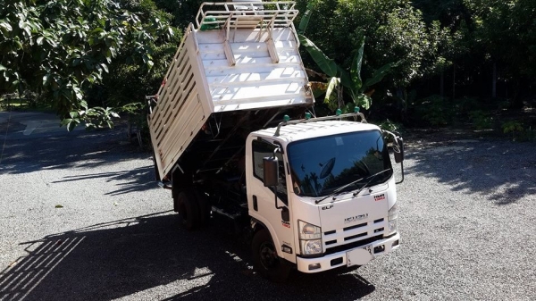 ขาย...รถ 6 ล้อดั๊ม อีซูซุ NMR 130 hp.