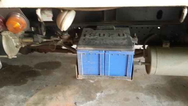 ขาย...รถ 6 ล้อดั๊ม อีซูซุ NMR 130 hp.