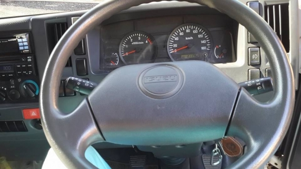 ขาย...รถ 6 ล้อดั๊ม อีซูซุ NMR 130 hp.