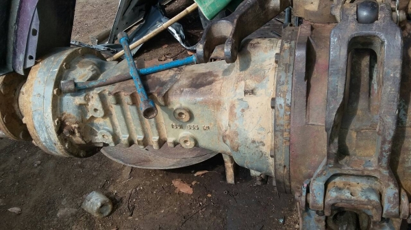 ขายเพลาหลังยกชุดนอกในของรถแมคสี้