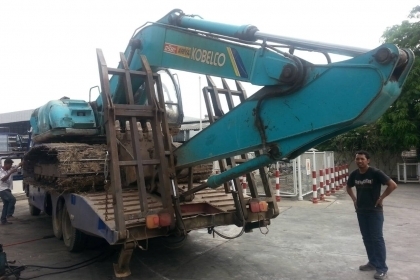 เทเลอร์บรรทุกแบคโฮขนาด200 NISSAN UDCW30 เครื่องPE6-275แรงม้า เทเลอร์บรรทุกแบคโฮขนาด200 NISSAN UDCW30 เครื่องPE6-275แรงม้า