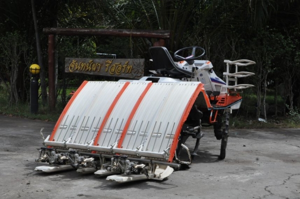 ขายรถดำนาราคาถูก KUBOTA S1-500 (5แถว) สภาพสวยเดิมจากญี่ปุ่นยังไม่เคยใช้ในไทย 39,000เท่านั้น