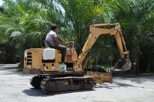 ลดกระหน่ำ!!ขายแบคโฮ YANMAR YB1200สวยเดิมจากญี่ปุ่น ทำงานสมบูรณ์ทุกระบบ รับรองไม่ผิดหวัง 125,000 เท่านั้น!!