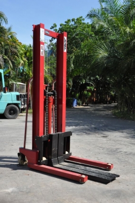 ขายแฮนด์ลิฟต์ ยก2ตัน เสาสูง2เมตร เปิดตู้ติดมา1ตัว 18,000 เท่านั้น