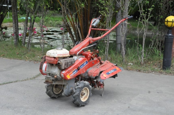 ขายรถพรวนดินyanmar  สภาพสวยเดิมจากญี่ปุ่น มีเกียร์ 15,000เท่านั้น