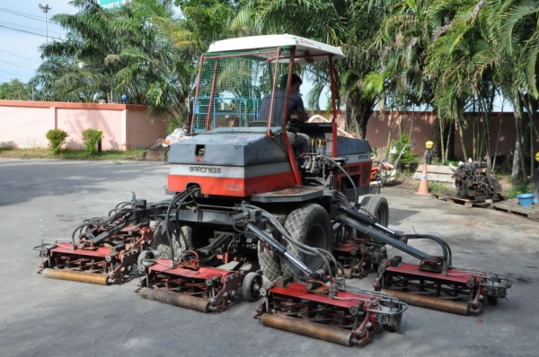 ขายรถตัดหญ้าสภาพสวยเดิมจากญี่ปุ่น 135,000