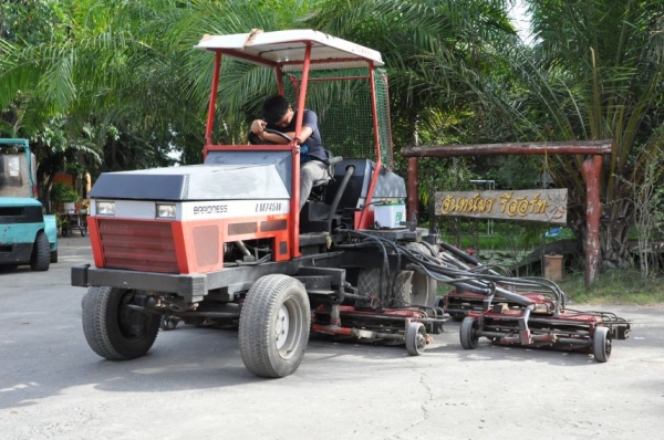 ขายรถตัดหญ้าสภาพสวยเดิมจากญี่ปุ่น 135,000