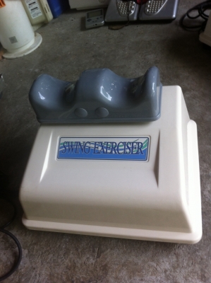 เครื่องโยกสวิงเท้า ซ้าย-ขวา มีรีโมทสายสั่งการทำงาน ช่วยลดการปวดเมื่อยขา เท้า ช่วยเพิ่มการไหลเวียนของเลือดช่วงขาดีขึ้น