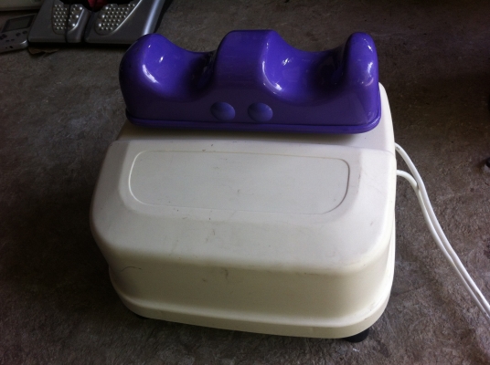 เครื่องโยกสวิงเท้า ซ้าย-ขวา มีรีโมทสายสั่งการทำงาน ช่วยลดการปวดเมื่อยขา เท้า ช่วยเพิ่มการไหลเวียนของเลือดช่วงขาดีขึ้น