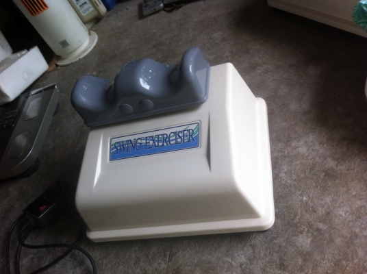 เครื่องโยกสวิงเท้า ซ้าย-ขวา มีรีโมทสายสั่งการทำงาน ช่วยลดการปวดเมื่อยขา เท้า ช่วยเพิ่มการไหลเวียนของเลือดช่วงขาดีขึ้น