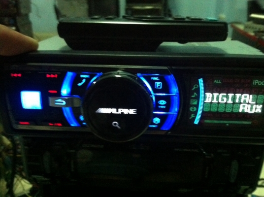 Alpine iDA-X200 24Bit USB IPOD AUX2ช่อง AUX Ditital 1 ช่อง  3ปรีเอ้า พร้อมรีโมท มือ2 ญี่ปุ่น