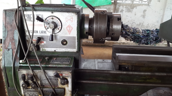 แท่นกลึง 5 ฟุต 3 เพลา เกียร์บล็อก อุปกรณ์ครบ เครื่องพร้อมใช้งาน 67,000