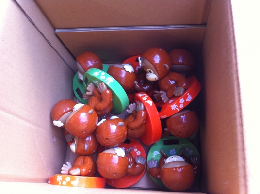 ตุ๊กตาลิงโยกหัวน่ารักๆตัวโต ใช้พลังงานแสงอาทิตย์ มีสองแบบ (มีทั้งหมด 14 ตัว)