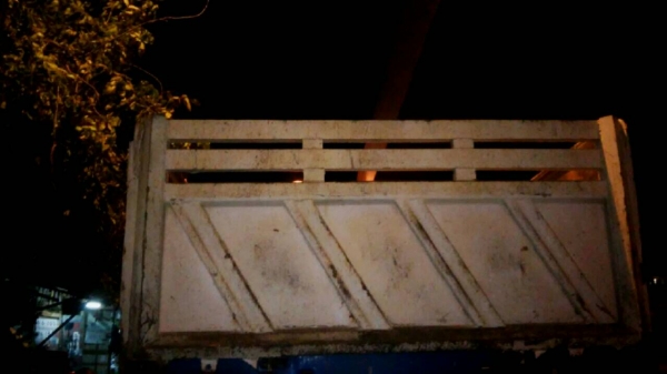 ขายกระบะบรรทุกสามมิตร