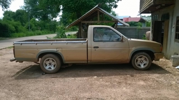 ขายรถกระบะ NISSAN ตอนเดียว เครื่อง TD25 ฝาขาว คัสซีสวยตลอดเส้น ทะเบียนพร้อมโอนครับ ขายรถกระบะ NISSAN ตอนเดียว เครื่อง TD25 ฝาขาว คัสซีสวยตลอดเส้น ทะเบียนพร้อมโอนครับ