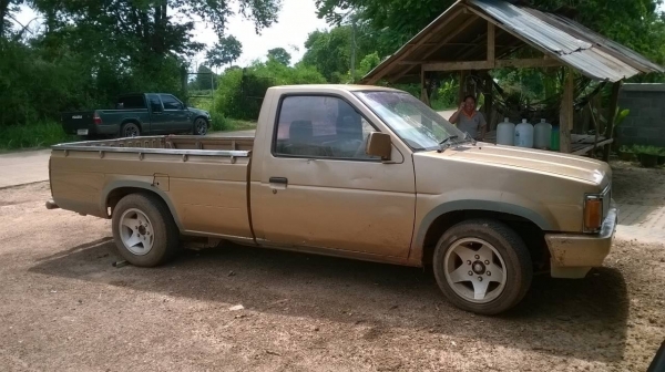 ขายรถกระบะ NISSAN ตอนเดียว เครื่อง TD25 ฝาขาว คัสซีสวยตลอดเส้น ทะเบียนพร้อมโอนครับ ขายรถกระบะ NISSAN ตอนเดียว เครื่อง TD25 ฝาขาว คัสซีสวยตลอดเส้น ทะเบียนพร้อมโอนครับ