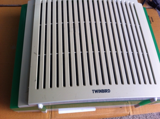 เครื่องฟอกอากาศTWINBIRD  จากญี่ปุ่น ใช้ไฟ 100 V. กินไฟแค่ 30 W.