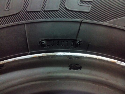 ขายยางขอบ14 ปี13ดอกเต็ม พร้อมกะทะ6รู 4วง4000