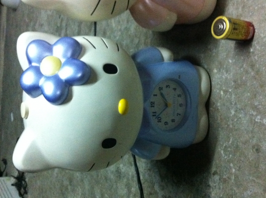 นาฟิกาปลุกตั้งโต๊ะคิตตี้ จาก sanrio ญี่ปุ่น สภาพสวยๆ ปลุกได้ การปลุก 10 วินาทีแรกเสียงจะไม่ดังหลังจาก 10 วินาทีจะดังขึ้น