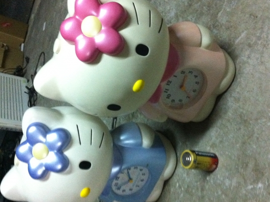 นาฟิกาปลุกตั้งโต๊ะคิตตี้ จาก sanrio ญี่ปุ่น สภาพสวยๆ ปลุกได้ การปลุก 10 วินาทีแรกเสียงจะไม่ดังหลังจาก 10 วินาทีจะดังขึ้น