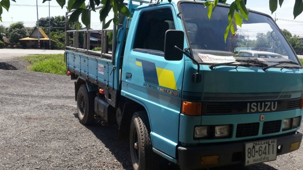 สีล้อ อีซูซุ NKR 88แรง พาเวอร์ สภาพสวยพร้อมใช้งาน เล่ม ทะเบียนพร้อมโอน ราคา187,000บ ต่อรองได้นิดหน่อย