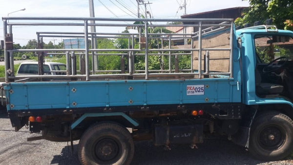 สีล้อ อีซูซุ NKR 88แรง พาเวอร์ สภาพสวยพร้อมใช้งาน เล่ม ทะเบียนพร้อมโอน ราคา187,000บ ต่อรองได้นิดหน่อย