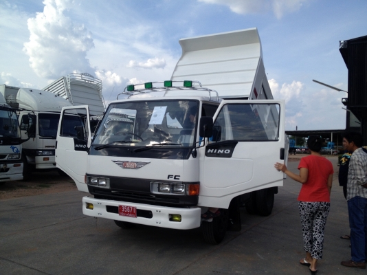 สั่งได้ขายไม่แพง HINO FC 117 แรงม้า กระบะดั้มพ์ดิน 3.10 เมตร ยาง 825/16 รถน่าใช้วิ่งดินหินทรายในซอยเล้กๆได้ สนใจติดต่อ สั่งได้ขายไม่แพง HINO FC 117 แรงม้า กระบะดั้มพ์ดิน 3.10 เมตร ยาง 825/16 รถน่าใช้วิ่งดินหินทรายในซอยเล้กๆได้ สนใจติดต่อ