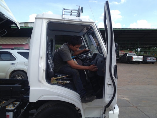 สั่งได้ขายไม่แพง HINO FC 117 แรงม้า กระบะดั้มพ์ดิน 3.10 เมตร ยาง 825/16 รถน่าใช้วิ่งดินหินทรายในซอยเล้กๆได้ สนใจติดต่อ