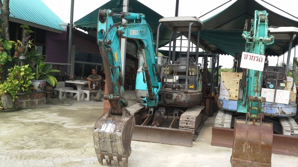 ขายรถแบคโฮ  KOBELCO SK 30 SR  รถพร้อมใช้งาน ปั้มนิ้วแรงทำงานไว เครื่องดีเองแน่น แทรกเหล็กสวย   มีเอกสารแจ้งจำหน่วยพร้อม  ชื้อไปใช้งานได้เลยค่ะราคาไม่แพงค่ะ