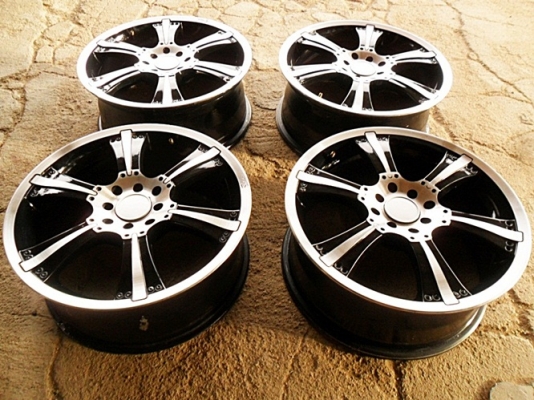 แม็กซิ่ง ขอบ17 -4รู100 และ4รู114 (4วง 4,500บ.)สีสวย ไม่มีรอยขีดข่วน แม็กซิ่ง ขอบ17 -4รู100 และ4รู114 (4วง 4,500บ.)สีสวย ไม่มีรอยขีดข่วน