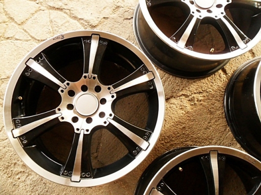 แม็กซิ่ง ขอบ17 -4รู100 และ4รู114 (4วง 4,500บ.)สีสวย ไม่มีรอยขีดข่วน แม็กซิ่ง ขอบ17 -4รู100 และ4รู114 (4วง 4,500บ.)สีสวย ไม่มีรอยขีดข่วน