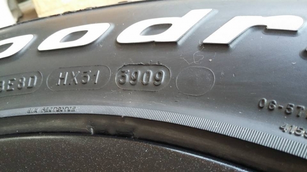 ขายล้อลาย เบรดเล่ 16x8 off 0 สีดำ พร้อมยาง bf 265/70/16  1 ชุด เอาไปใส่หล่อๆครับ