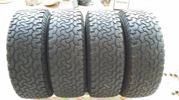 ขายล้อลาย เบรดเล่ 16x8 off 0 สีดำ พร้อมยาง bf 265/70/16  1 ชุด เอาไปใส่หล่อๆครับ