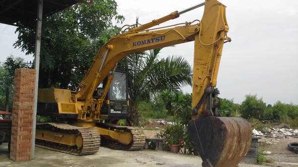 ขายรถแบคโฮ    KOMATSU  PC  150 LC- 3W  เก่านอกรถพร้อมใช้งาน ปั้นนิ้ว คอลโทรสั้น ปั้นแรง  เครื่องดี เองแน่น แทรกสวยเต็ม  มีเอกสารแจ้งจำหนว่ยพร้อมราคาไม่แพงค่ะ