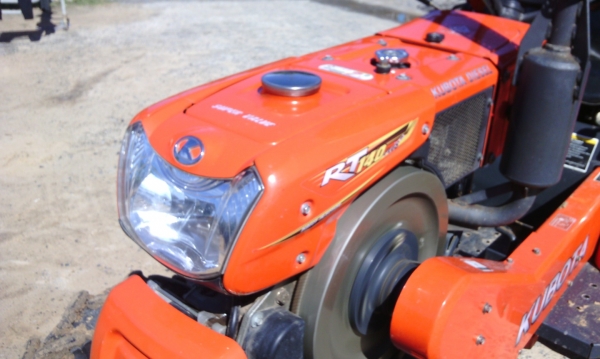 ขายคูโบต้า KRT 14 แรง สวยๆ 196 ชม.ชื้ิอไปใช้ได้เลยครับ อุปกรณ์ 3 อย่าง ใบดัน หาง 4 ล้อเหล็กกันจม